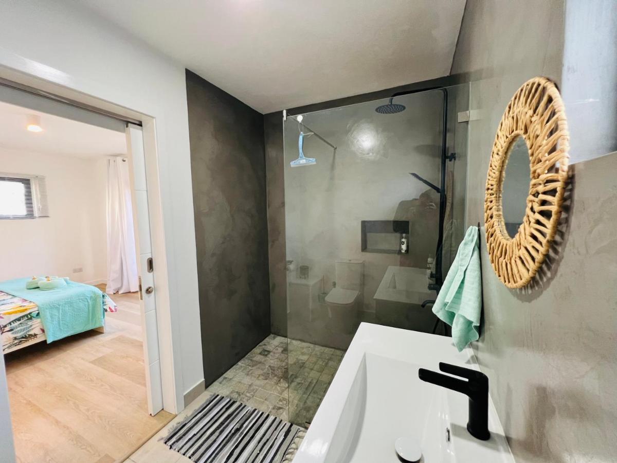 Into The Sea - Modern Home Close To The Beach アルビオン エクステリア 写真