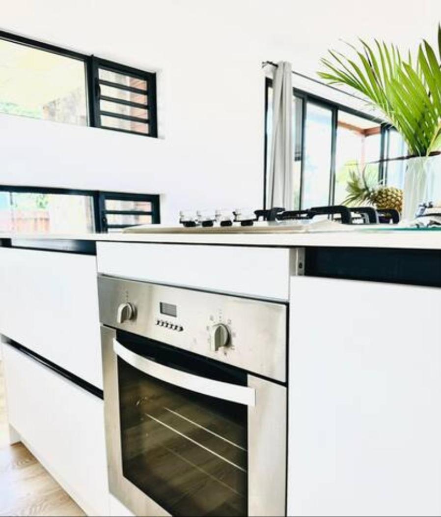 Into The Sea - Modern Home Close To The Beach アルビオン エクステリア 写真